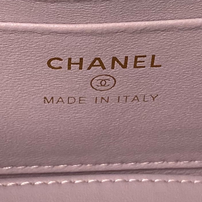 Ch**el cosmetic bags